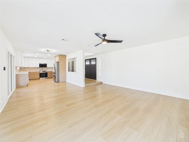 9400 Longvale DR, Austin, TX 78729