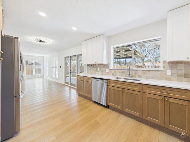 9400 Longvale DR, Austin, TX 78729