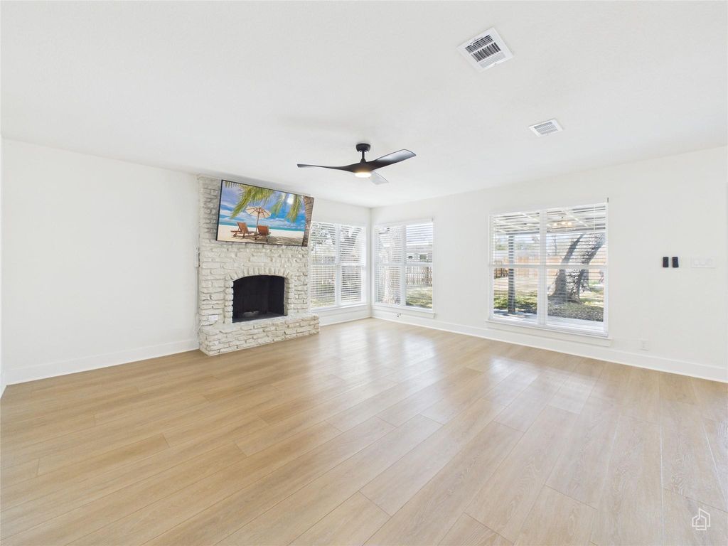 9400 Longvale DR, Austin, TX 78729