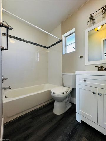 4107 SE 18th PL # A, Cape Coral, FL 33904