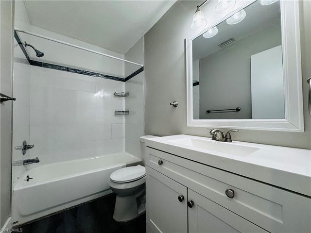 4107 SE 18th PL # A, Cape Coral, FL 33904