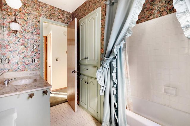 2529 NW 58th Street, Oklahoma City, OK 73112