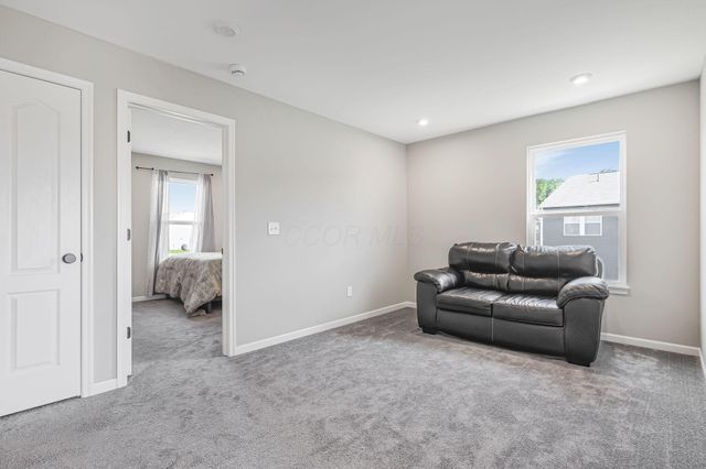 224 Leatherleaf Way, Pataskala, OH 43062