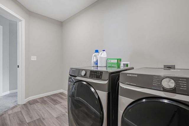 224 Leatherleaf Way, Pataskala, OH 43062