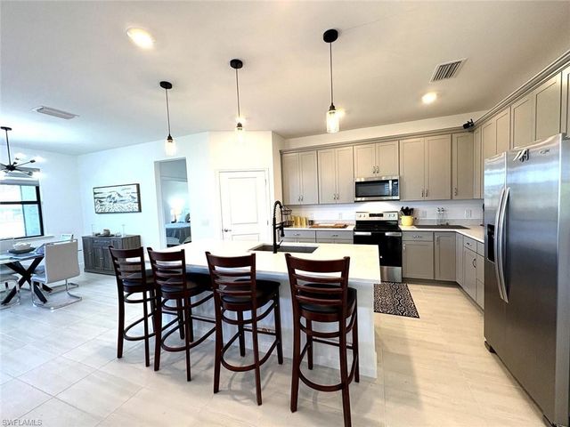 3776 Passion Vine DR 1, Alva, FL 33920