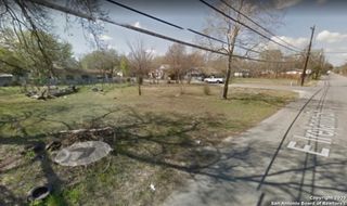 611 E IRELAND ST, Seguin, TX 78155