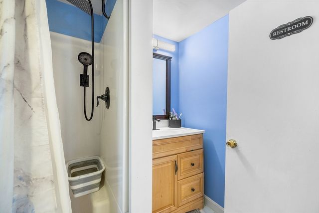 79 Valley Rd, Tewksbury, MA 01876