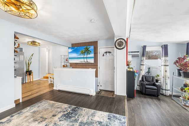 79 Valley Rd, Tewksbury, MA 01876