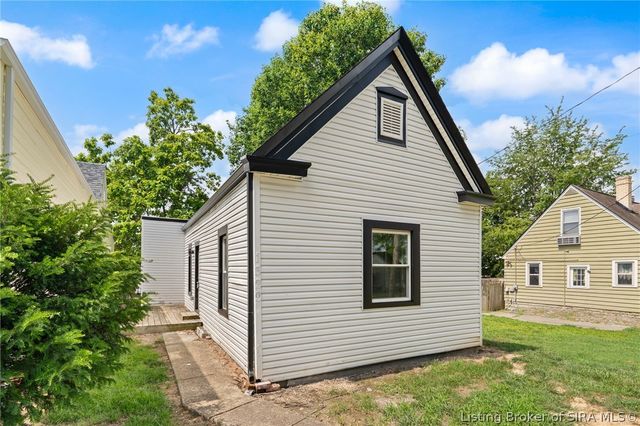 1329 Roosevelt Avenue, New Albany, IN 47150