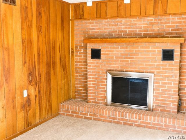 16 Marvin Ct, Hamburg, NY 14075