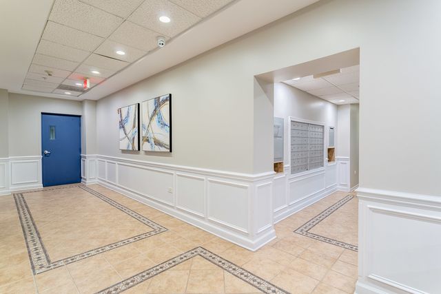 6801 N Milwaukee Avenue 202, Niles, IL 60714