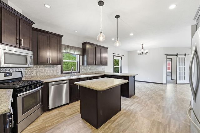 31240 Naples Court NE, Cambridge, MN 55008