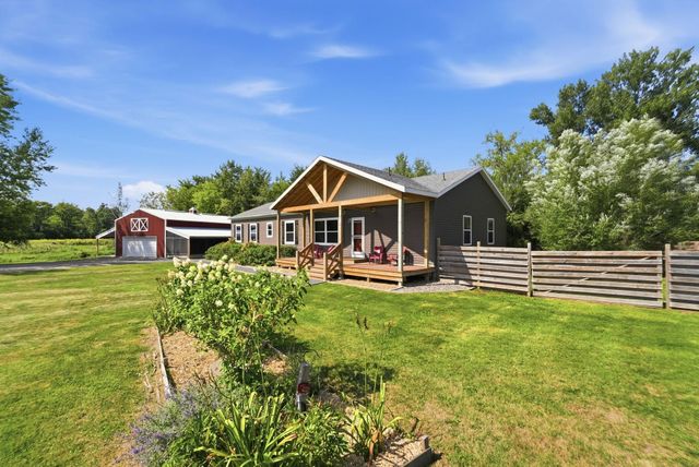 31240 Naples Court NE, Cambridge, MN 55008
