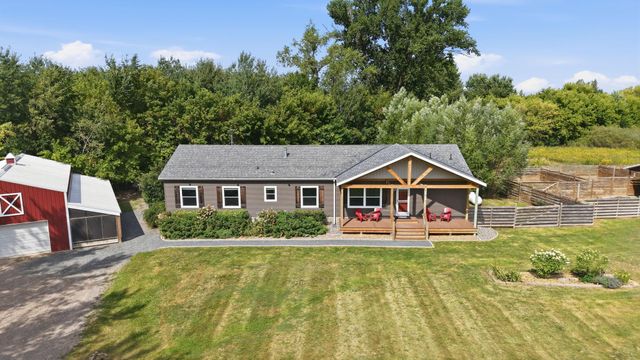 31240 Naples Court NE, Cambridge, MN 55008