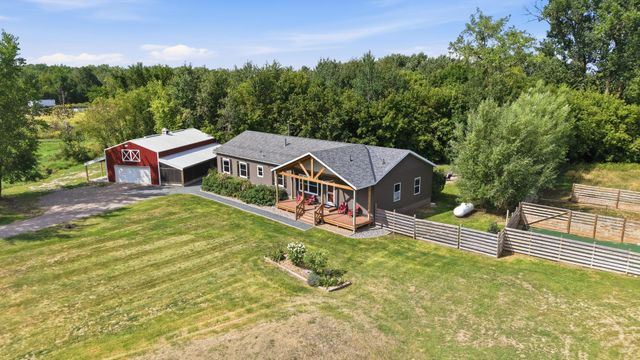 31240 Naples Court NE, Cambridge, MN 55008