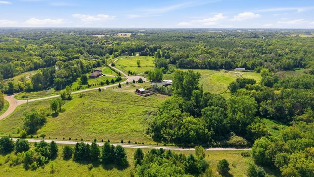 31240 Naples Court NE, Cambridge, MN 55008