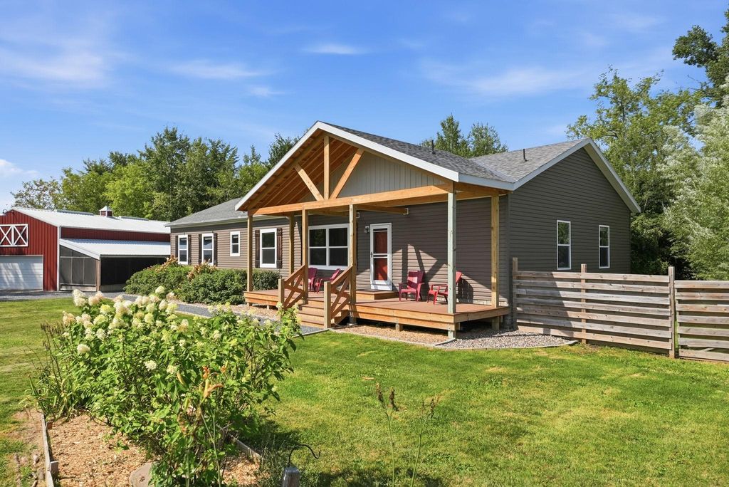 31240 Naples Court NE, Cambridge, MN 55008 — exterior