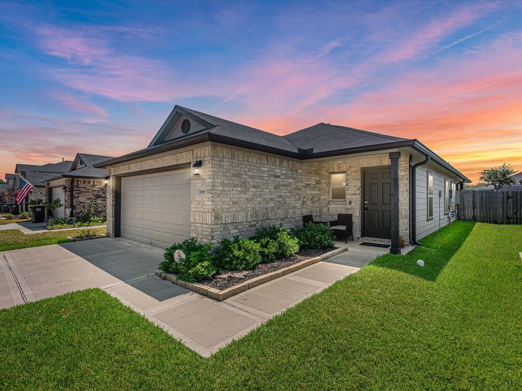1806 Brushy Cedar Drive, Conroe, TX 77301