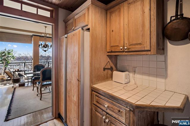 4 Horizon Road G-10, Fort Lee, NJ 07024