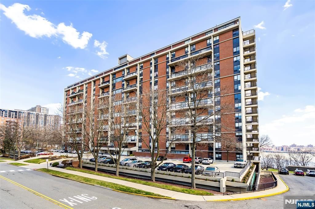4 Horizon Road G-10, Fort Lee, NJ 07024