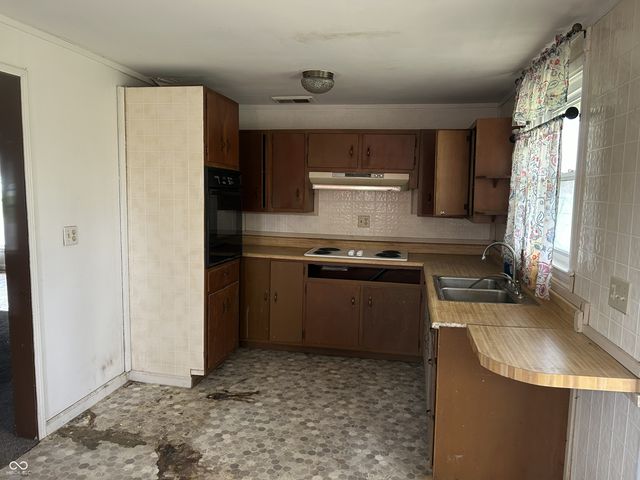 8137 N Raider Road, Middletown, IN 47356