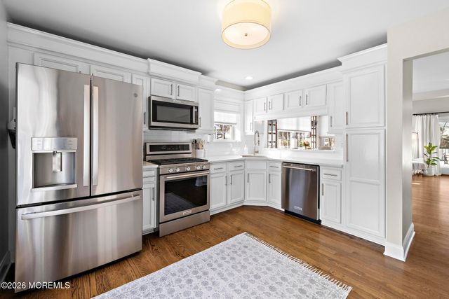 42 Bonnie Drive, Middletown, NJ 07748