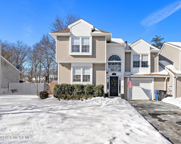 42 Bonnie Drive, Middletown, NJ 07748