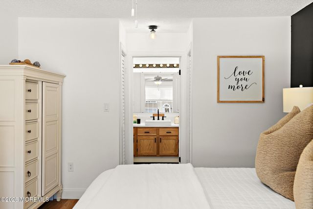 42 Bonnie Drive, Middletown, NJ 07748