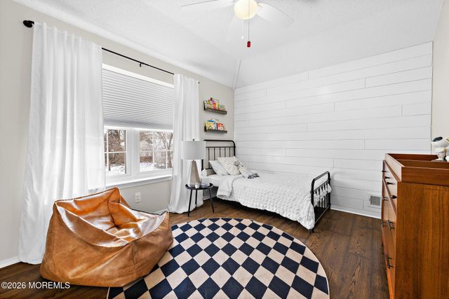 42 Bonnie Drive, Middletown, NJ 07748