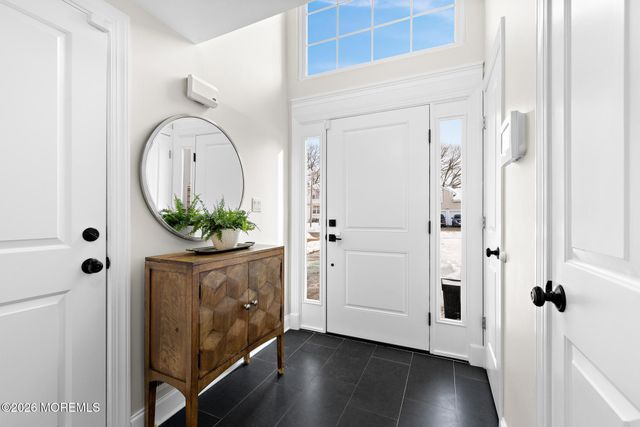 42 Bonnie Drive, Middletown, NJ 07748