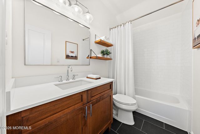 42 Bonnie Drive, Middletown, NJ 07748