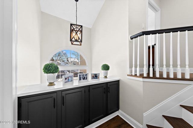 42 Bonnie Drive, Middletown, NJ 07748