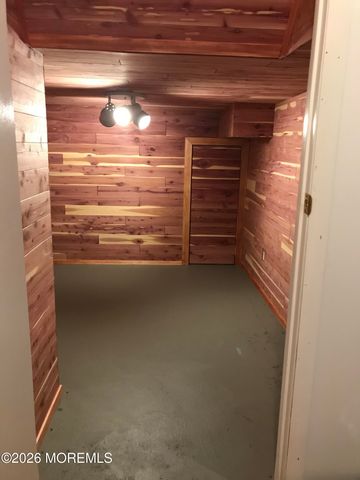 42 Bonnie Drive, Middletown, NJ 07748