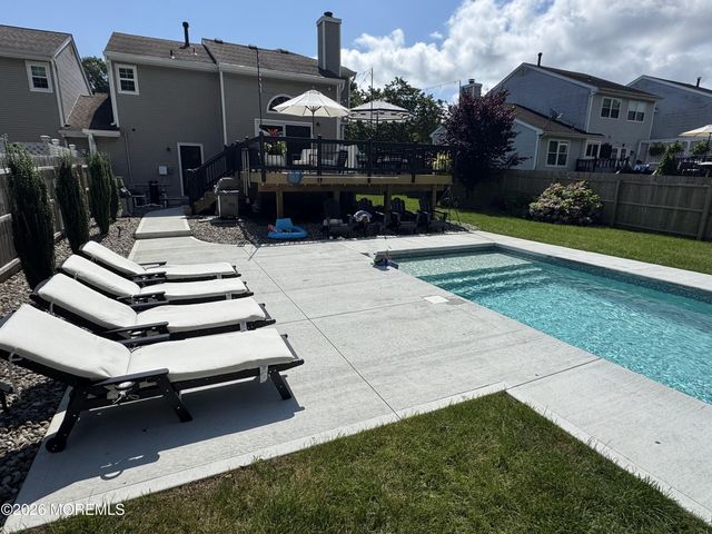 42 Bonnie Drive, Middletown, NJ 07748