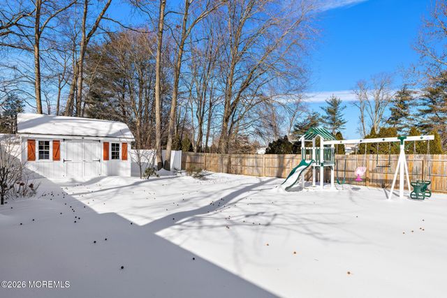 42 Bonnie Drive, Middletown, NJ 07748