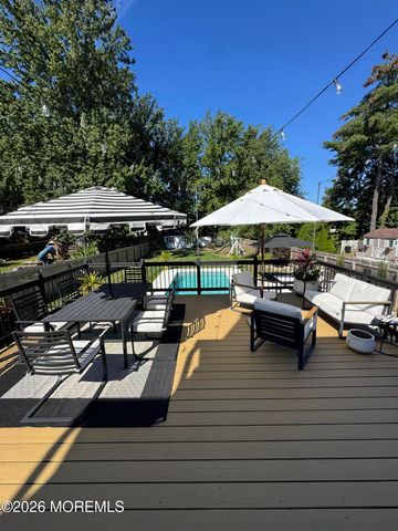 42 Bonnie Drive, Middletown, NJ 07748