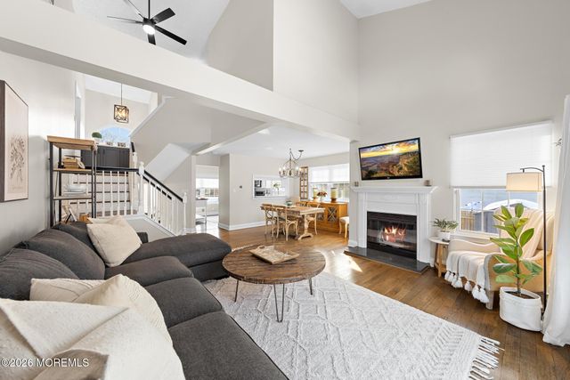 42 Bonnie Drive, Middletown, NJ 07748