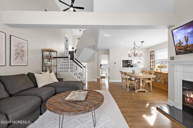 42 Bonnie Drive, Middletown, NJ 07748