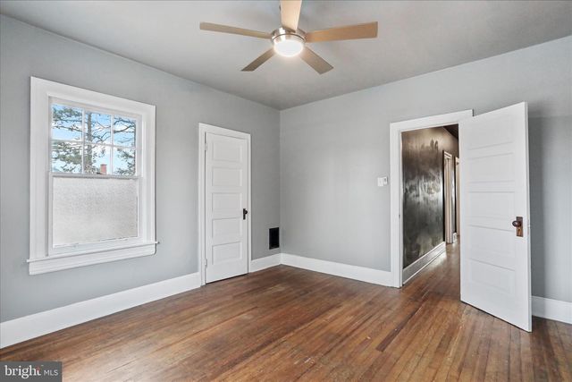 1052 EDGAR AVE, Chambersburg, PA 17201