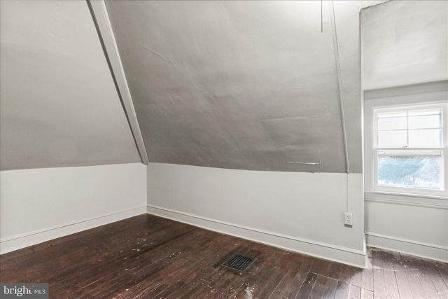 1052 EDGAR AVE, Chambersburg, PA 17201