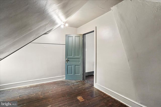 1052 EDGAR AVE, Chambersburg, PA 17201