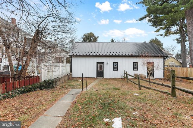 1052 EDGAR AVE, Chambersburg, PA 17201