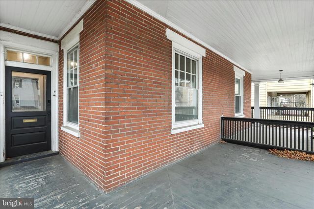 1052 EDGAR AVE, Chambersburg, PA 17201