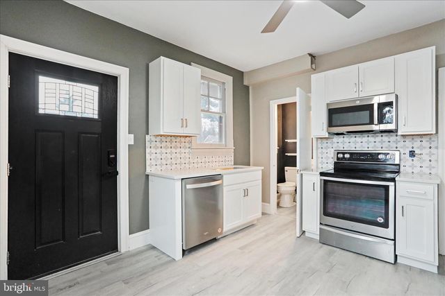 1052 EDGAR AVE, Chambersburg, PA 17201