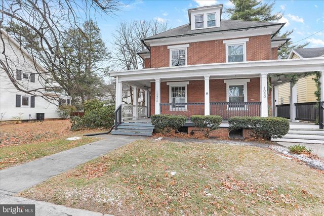 1052 EDGAR AVE, Chambersburg, PA 17201