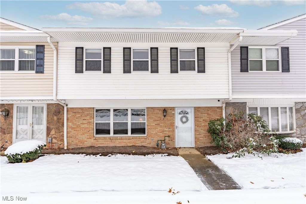 2043 Carlile Drive 109, Uniontown, OH 44685