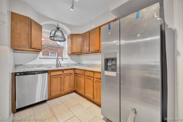 17401 Ilene Street, Detroit, MI 48221