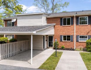 2218 Shadow Valley Road B, High Point, NC 27265