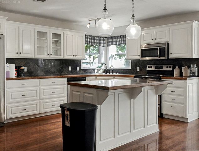 29741 67 S Highway, Malvern, AR 72104