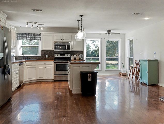 29741 67 S Highway, Malvern, AR 72104